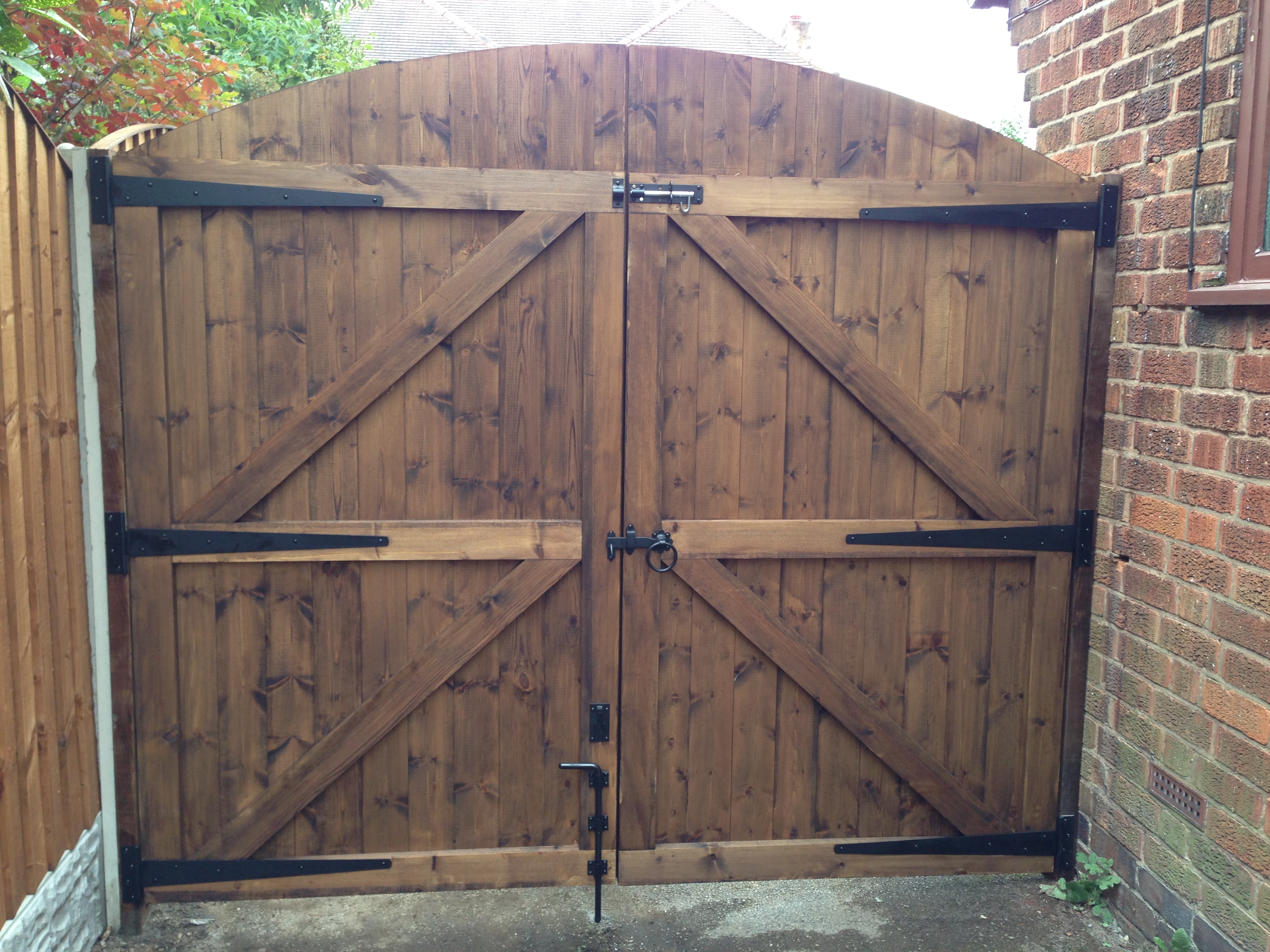 Arched Double Gates - Long Eaton Fencing